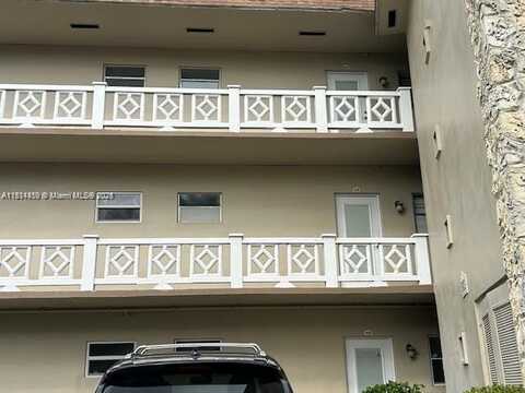 5103 NW 35th St, Lauderdale Lakes, FL 33319