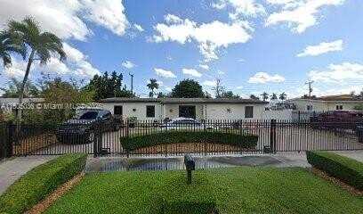 11300 SW 46th St, Miami, FL 33165
