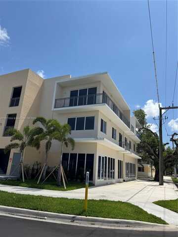 1010 SW 69th Ave, Miami, FL 33144