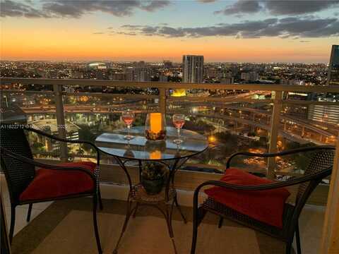90 SW 3rd St, Miami, FL 33130