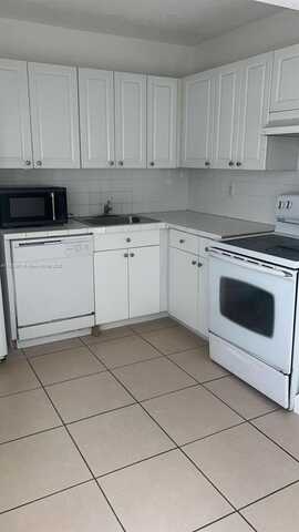 4820 NW 9th Dr, Plantation, FL 33317