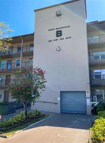 551 SW 135th Ave, Pembroke Pines, FL 33027