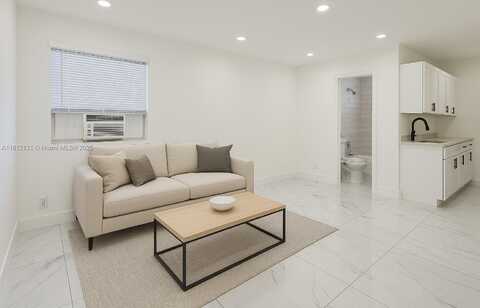 5740 Mayo St, Hollywood, FL 33023