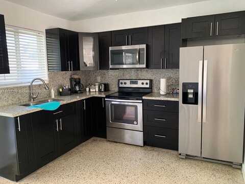 2829 SW 32nd Ct, Miami, FL 33133