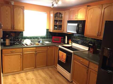 4202 W 10th Ln, Hialeah, FL 33012