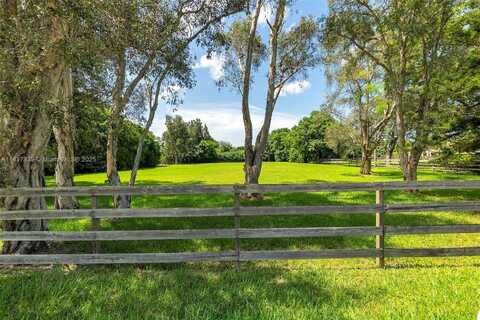 11319 NW 4th St, Plantation, FL 33325