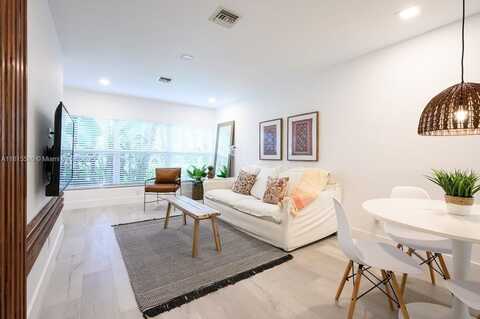 439 NE 17th Way, Fort Lauderdale, FL 33301
