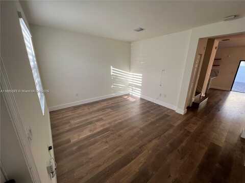 10617 W 33rd Way, Hialeah, FL 33018