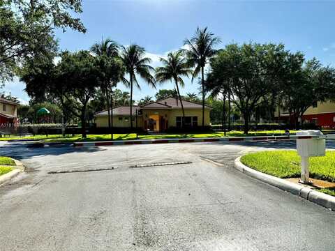 3340 Palomino Dr, Davie, FL 33024