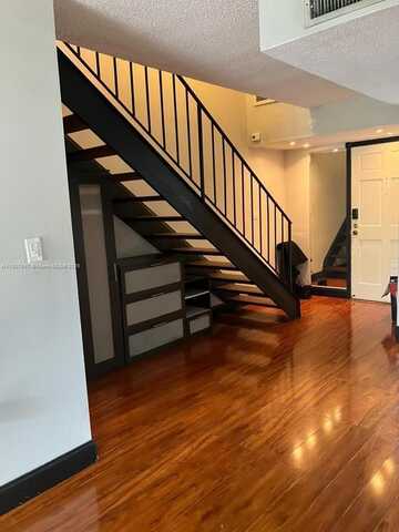 9351 Fontainebleau Blvd, Miami, FL 33172