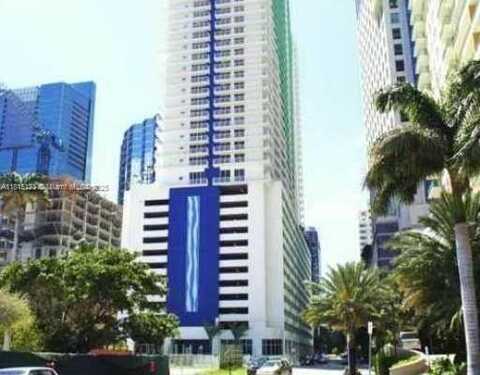 1200 Brickell Bay Dr, Miami, FL 33131