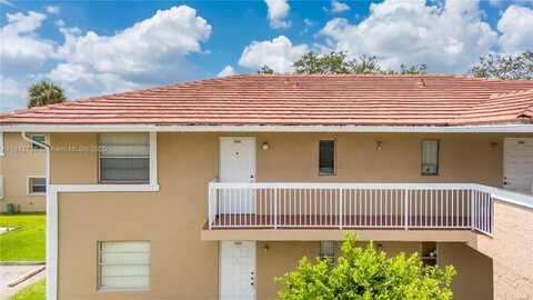 9906 Twin Lakes Dr, Coral Springs, FL 33071