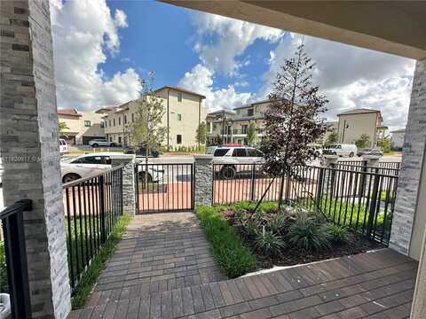 8348 NW 43rd St, Doral, FL 33166