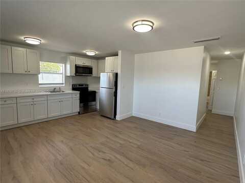 5841 SW 36th Ct, Davie, FL 33314