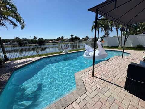 4943 SW 33rd Way, Hollywood, FL 33312