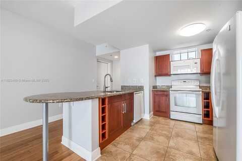 7280 SW 89th St, Miami, FL 33156