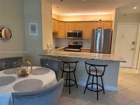 1520 Mckinley St, Hollywood, FL 33020