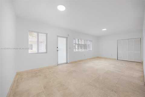 1100 Venetian Way, Miami, FL 33139