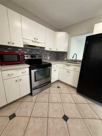 8701 SW 12th St, Miami, FL 33174