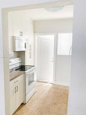 805 81st St, Miami Beach, FL 33141