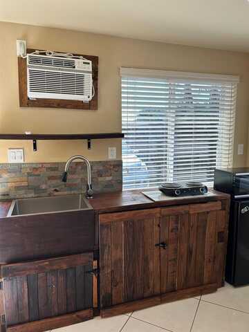 undefined, Hollywood, FL 33021