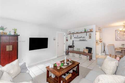 10816 N Kendall Dr, Miami, FL 33176