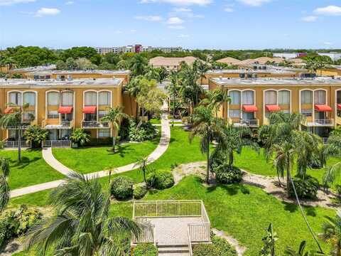 17901 NW 68th Ave, Hialeah, FL 33015