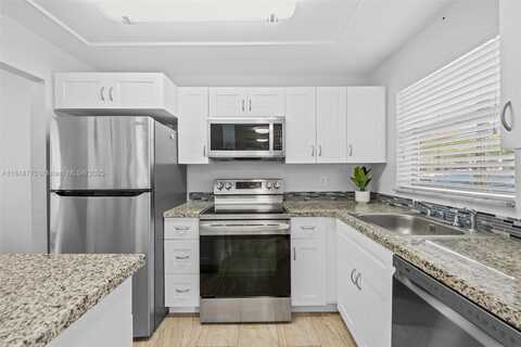 8305 Sunrise Lakes Blvd, Sunrise, FL 33322