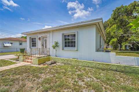 525 NE 126th St, North Miami, FL 33161