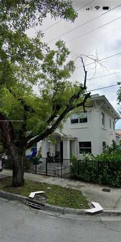 876 SW 2nd St, Miami, FL 33130