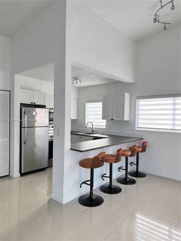 8035 Crespi Blvd, Miami Beach, FL 33141
