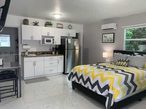 1762 NW 15th St, Miami, FL 33125