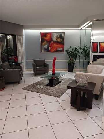 1000 Saint Charles Pl, Pembroke Pines, FL 33026