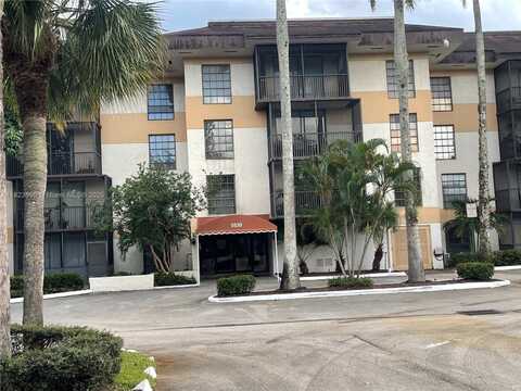 5530 NW 44th St, Lauderhill, FL 33319