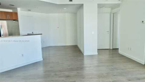 300 S Biscayne Blvd, Miami, FL 33131