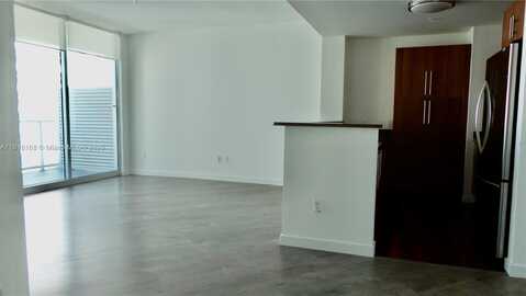 300 S Biscayne Blvd, Miami, FL 33131