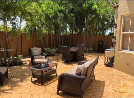 4841 NW 107th Ct, Doral, FL 33178