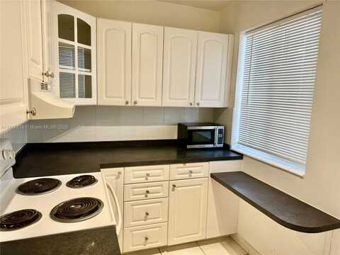 2380 Diana Dr, Hallandale Beach, FL 33009