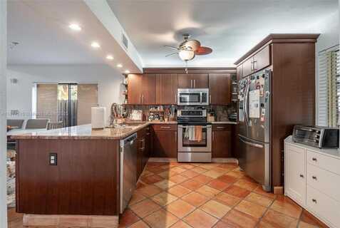 1427 SW 109th Way, Davie, FL 33324