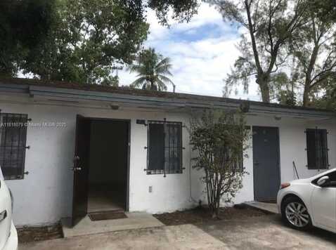 7801 NW 6th Ave, Miami, FL 33150