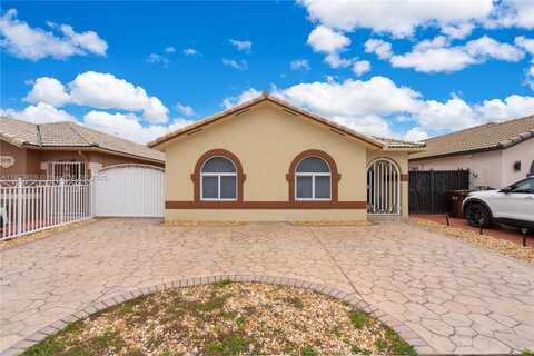 2682 W 68th Pl, Hialeah, FL 33016