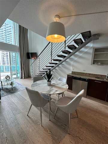 41 SE 5th St, Miami, FL 33131
