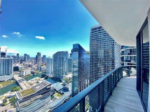 55 SW 9th St, Miami, FL 33130