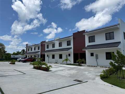 936 NW 10th St, Florida City, FL 33034