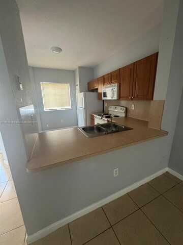 8811 S ISLES CR, Tamarac, FL 33321