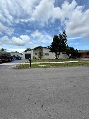 17825 NW 8th Pl, Miami Gardens, FL 33169