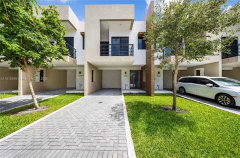 4133 N Oak Pl, Dania Beach, FL 33314