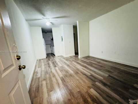 932 NW 5th St, Miami, FL 33128