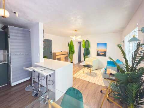 7928 Harding Ave, Miami Beach, FL 33141