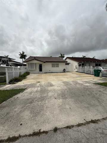 8738 NW 116th Ter, Hialeah Gardens, FL 33018